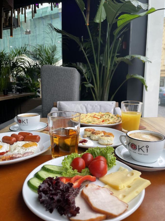 Rius Hotel Lviv Bagian luar foto